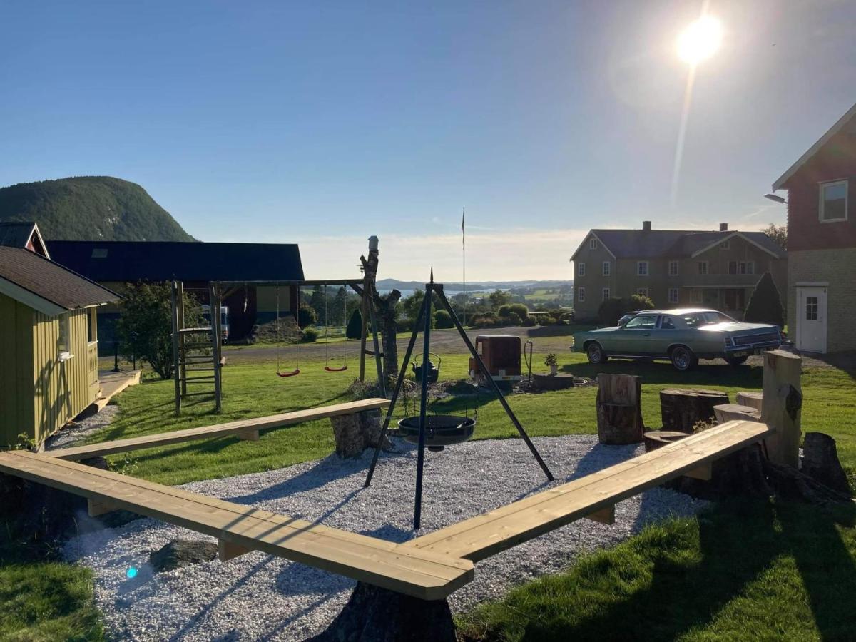 Rodseth Gardsovernatting Hytter Molde Esterno foto