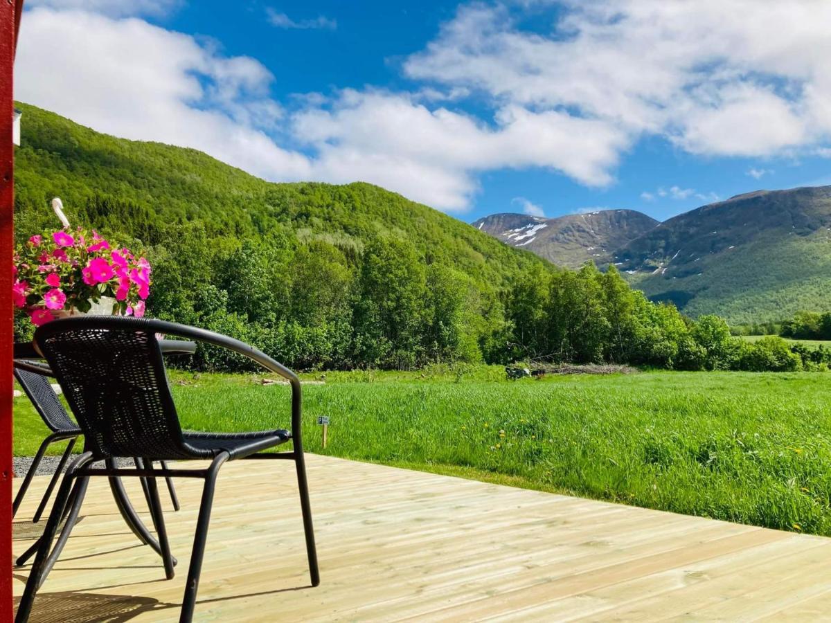 Rodseth Gardsovernatting Hytter Molde Esterno foto