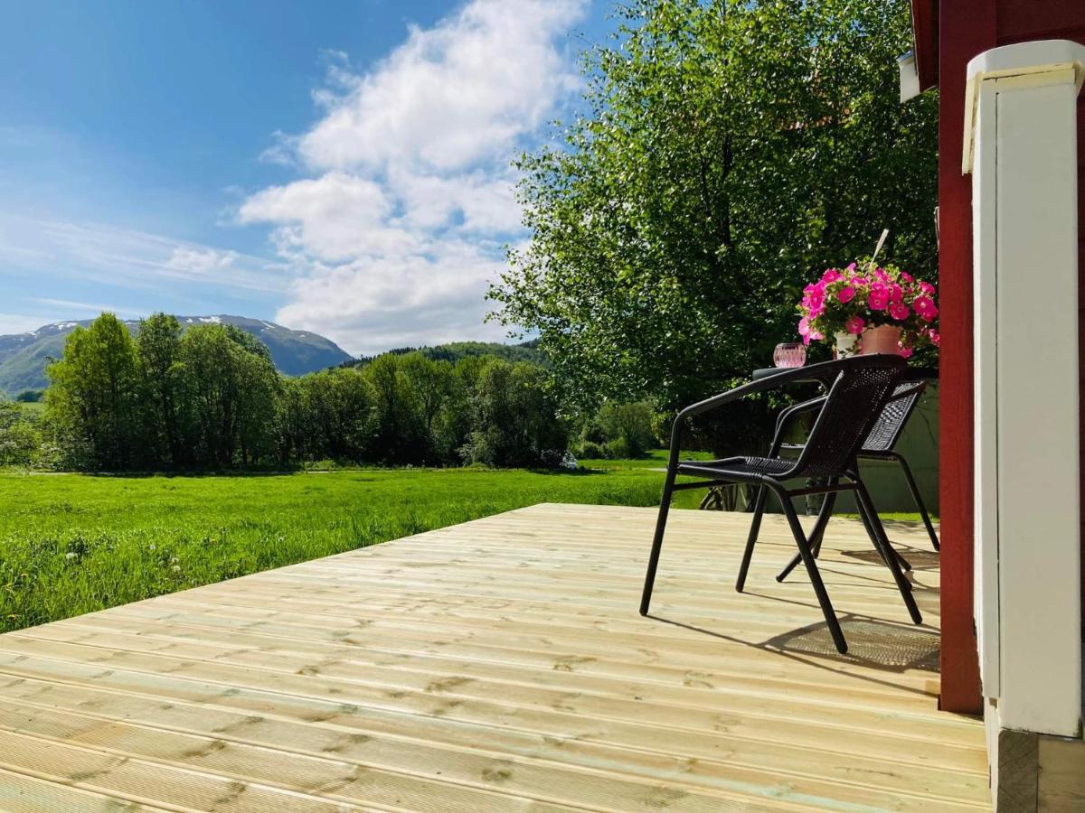 Rodseth Gardsovernatting Hytter Molde Esterno foto