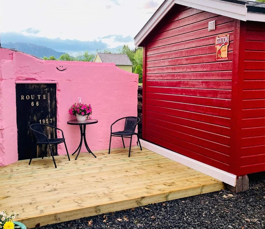 Rodseth Gardsovernatting Hytter Molde Esterno foto