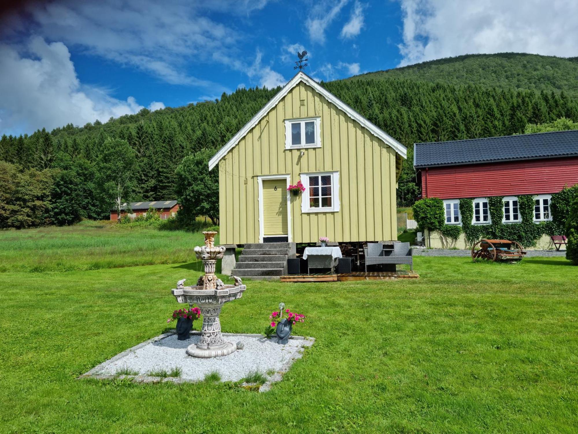Rodseth Gardsovernatting Hytter Molde Esterno foto